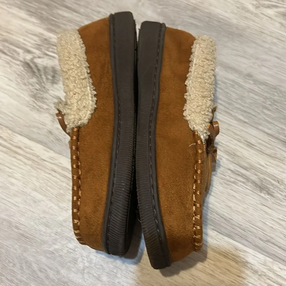 Dockers kids slippers size M 13-1 preloved ❤️